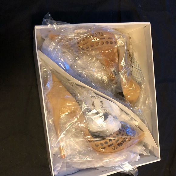 Suede Pumps! - Picture 2 of 7